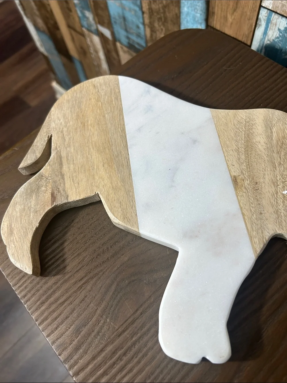 Wooden Rhino cutting board in Natural Wood & marble